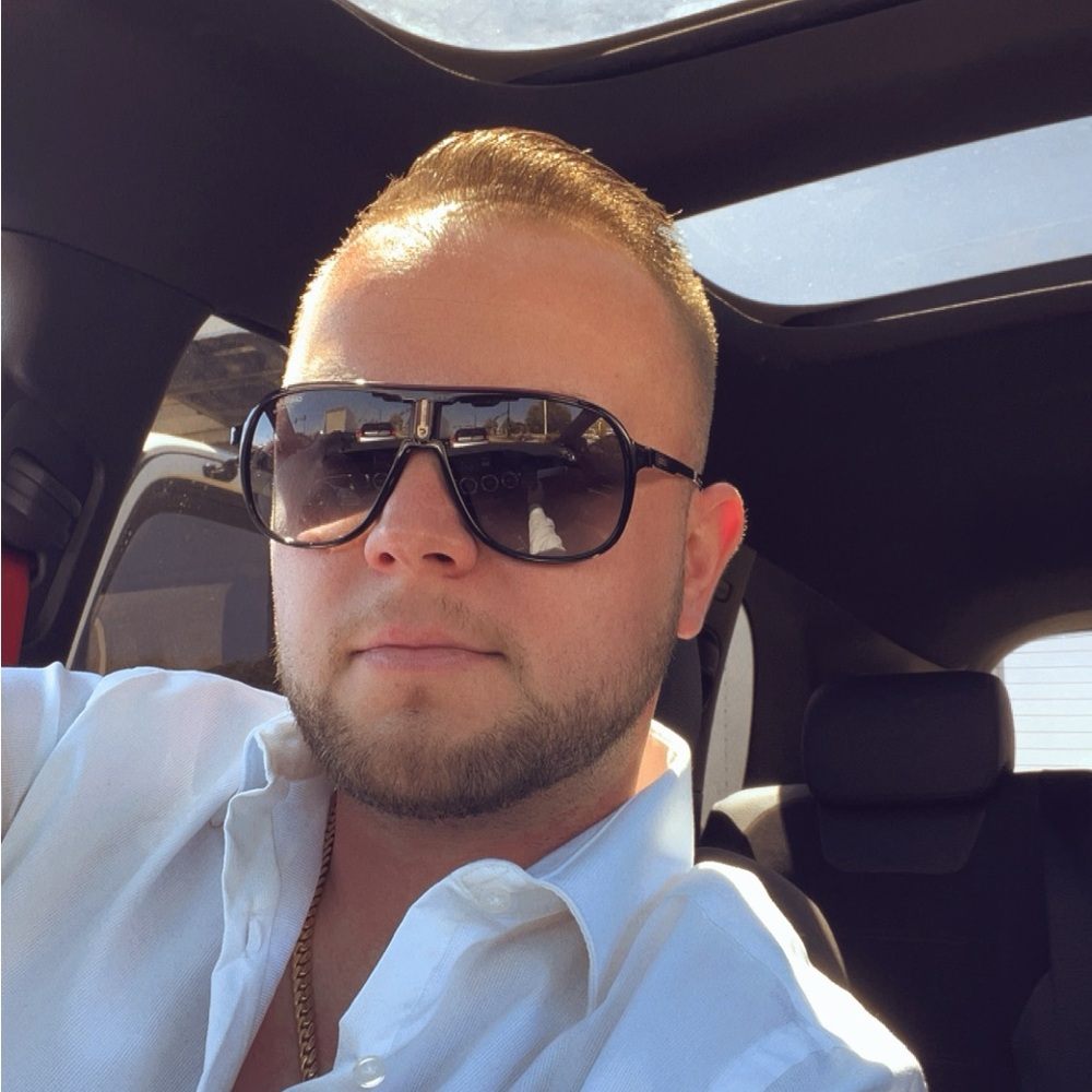Meet your Posher, Daniel
